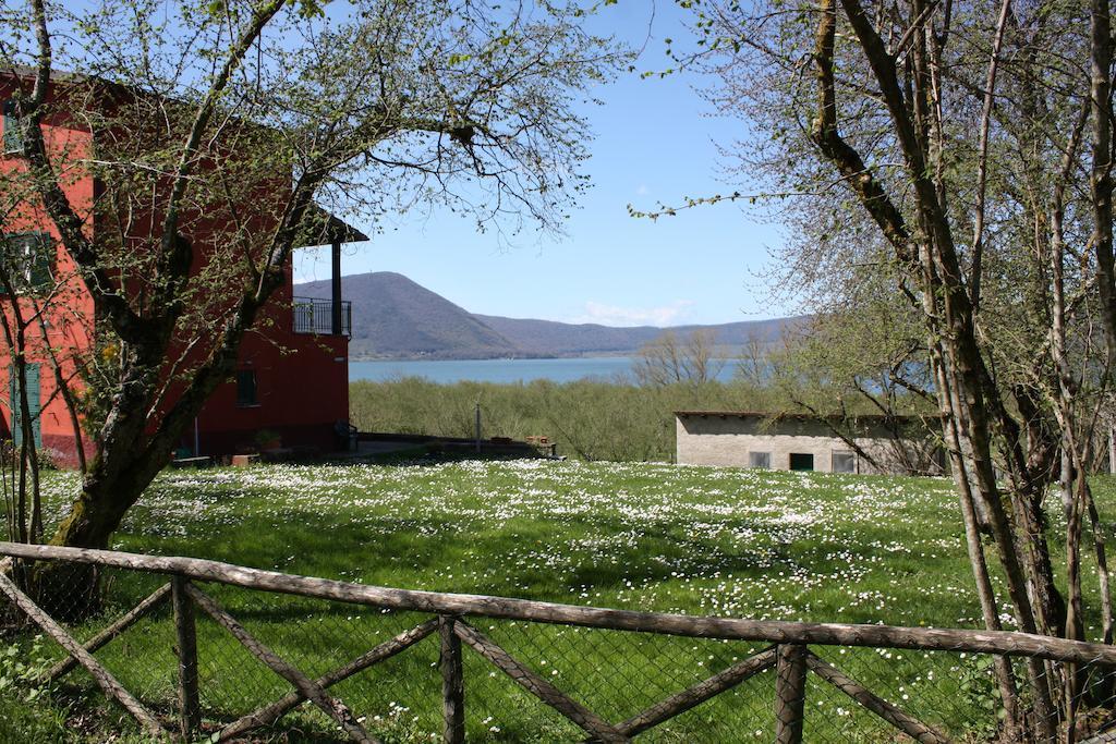 La Finestra Sul Lago Bed & Breakfast Ronciglione  Exterior photo