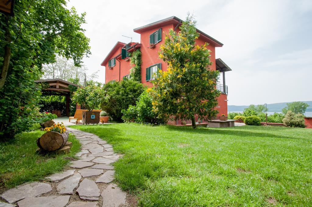 La Finestra Sul Lago Bed & Breakfast Ronciglione  Exterior photo